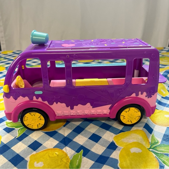 Shopkins Purple And Pink Ice Cream Van With 2 Poseable PVC Dolls - Picture 5 of 13